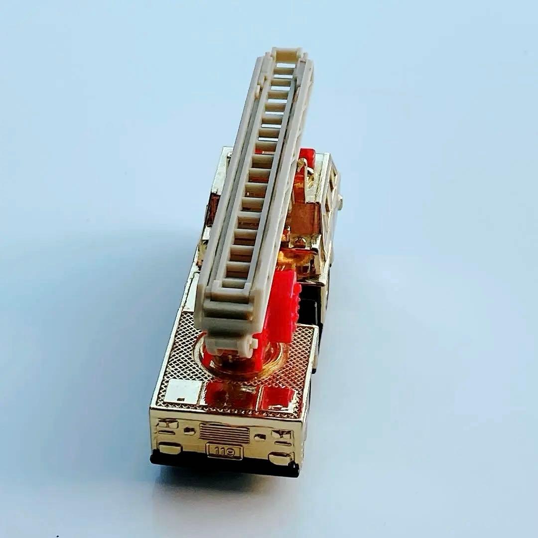 トミカ　ゴールド　No.22.43 日産ディーゼル　はしご車　1/120