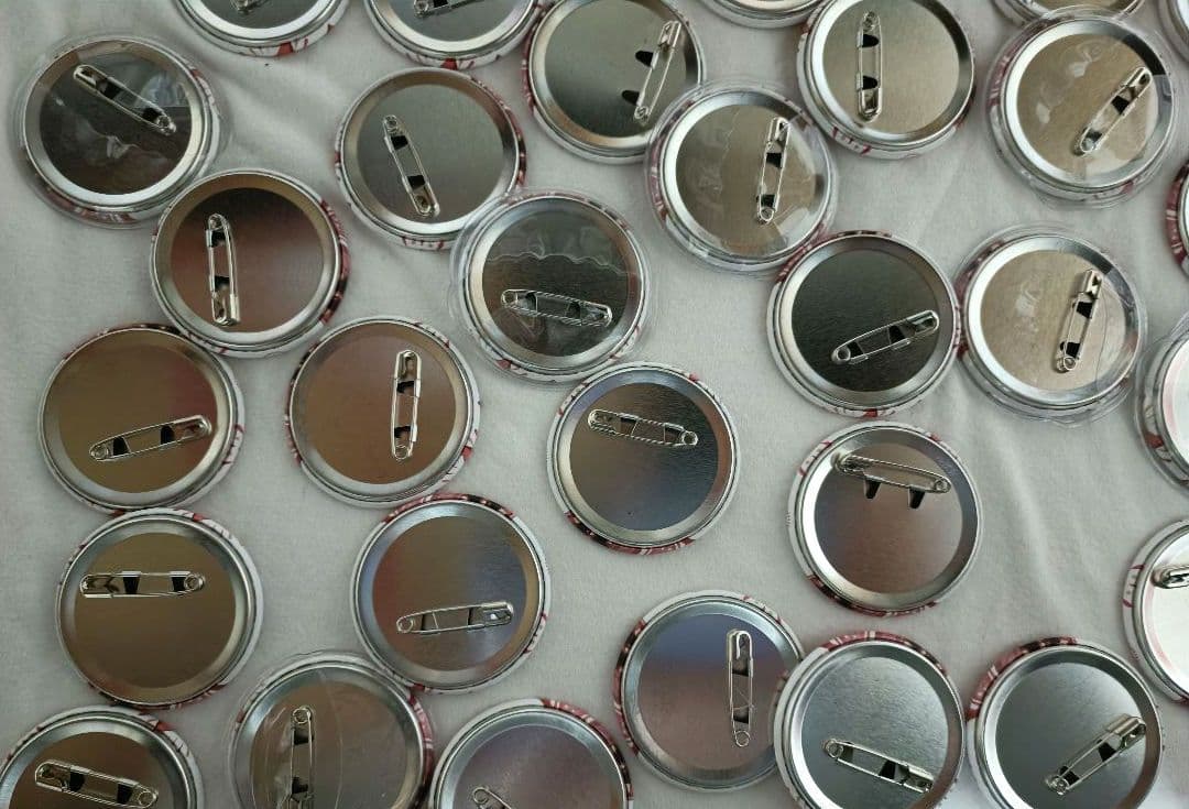 すとぷり　莉犬　缶バッチ　2022　summer 等身　浴衣