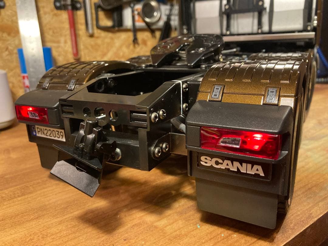 タミヤスカニア8×4  B09マラケシュブラウンウレタン鏡面塗装仕上げ