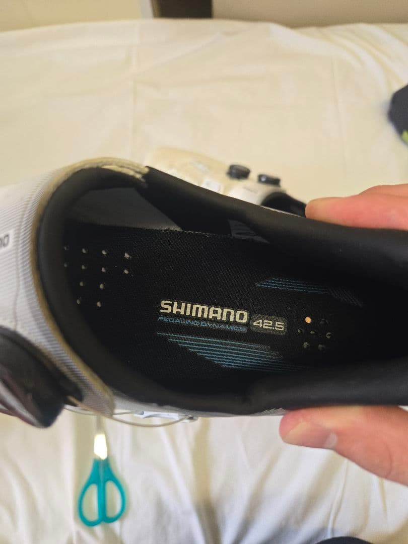 シマノ　ビンディングシューズ　SH-RC702