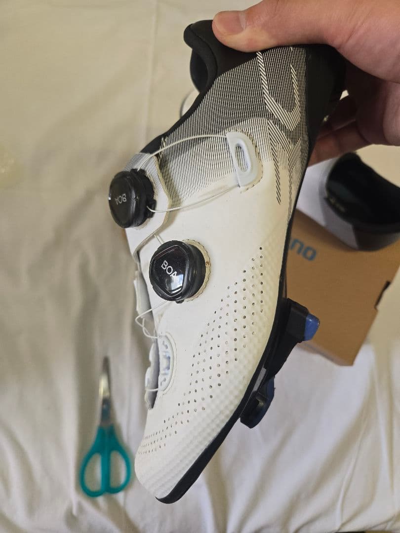 シマノ　ビンディングシューズ　SH-RC702