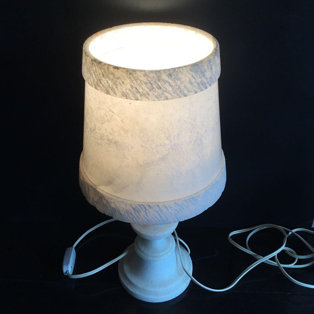 テーブルランプ 重さ:約4.5kg 高さ:約40cm 幅約:20cm