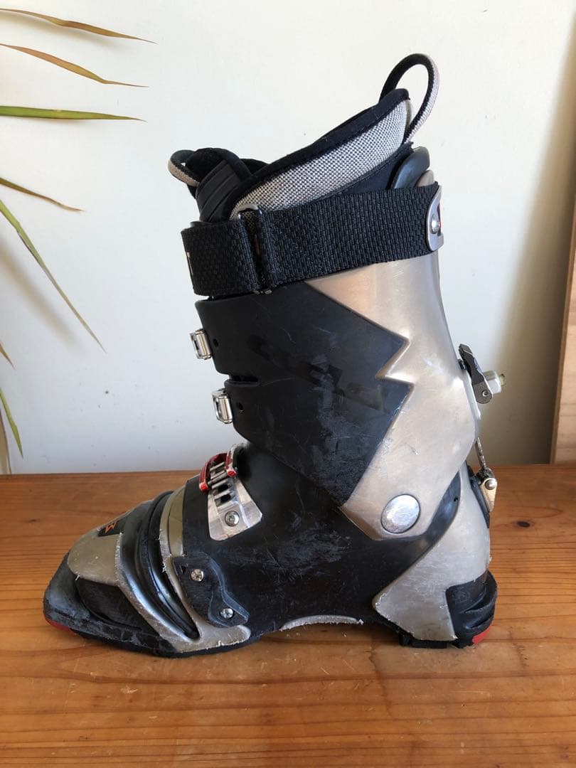 ガルモント　ブードゥー　テレマークブーツ　25.5センチ　75mm規格