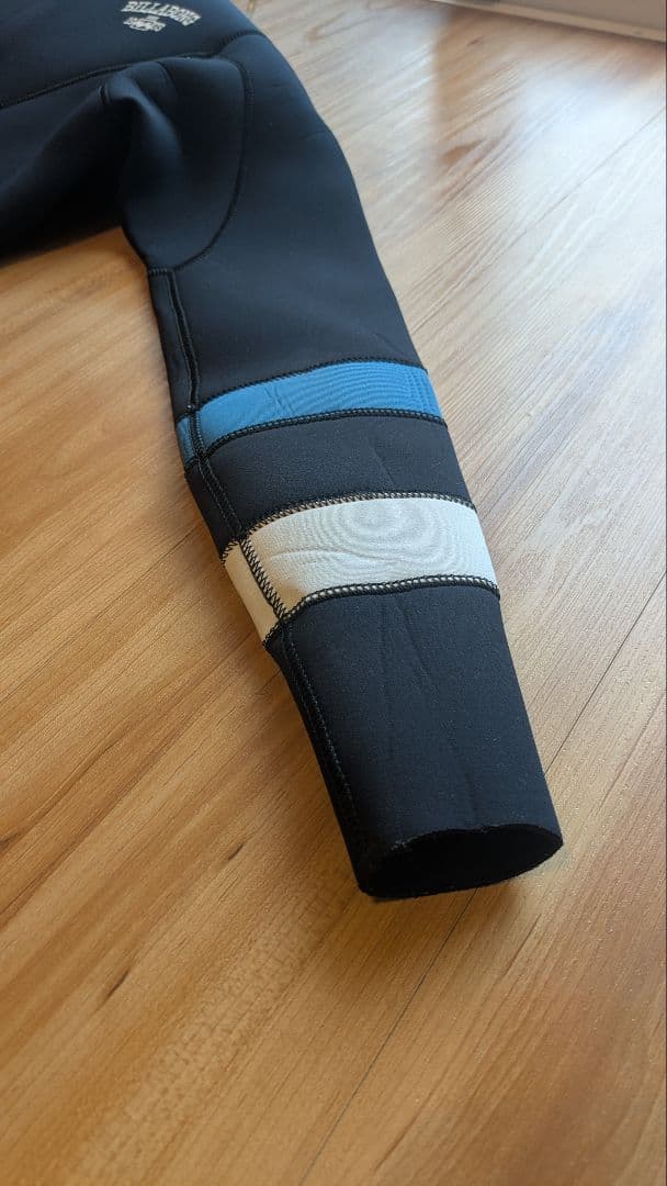 BILLABONG フルスーツ　フロントジップ