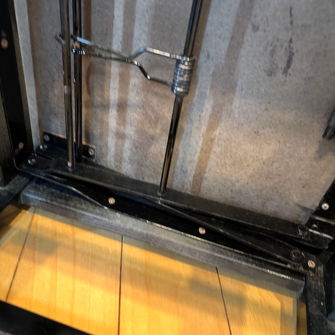 トムソン椅子 背もたれ付き ピアノ椅子