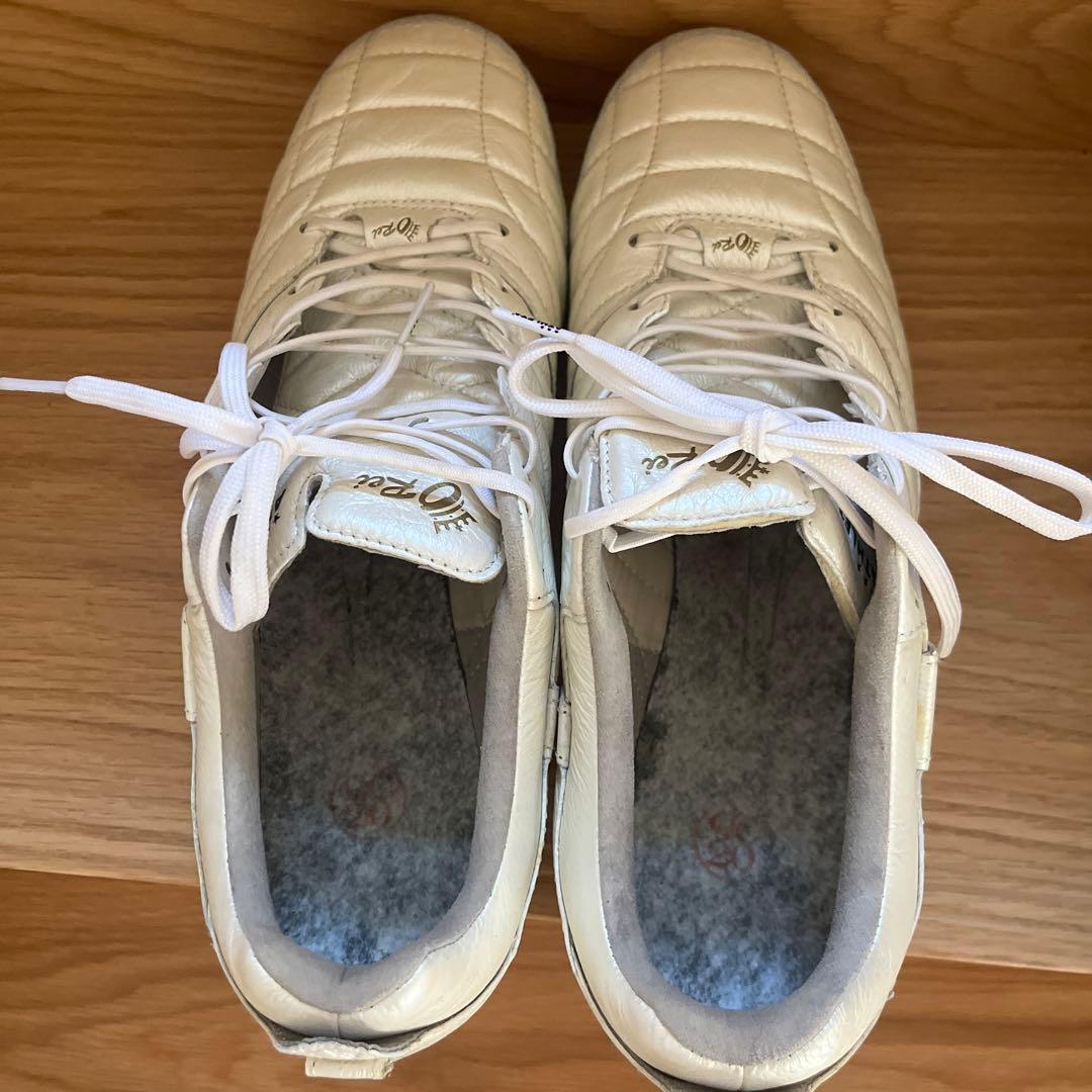 ATHLETA サッカーシューズ ホワイト(スパイク)