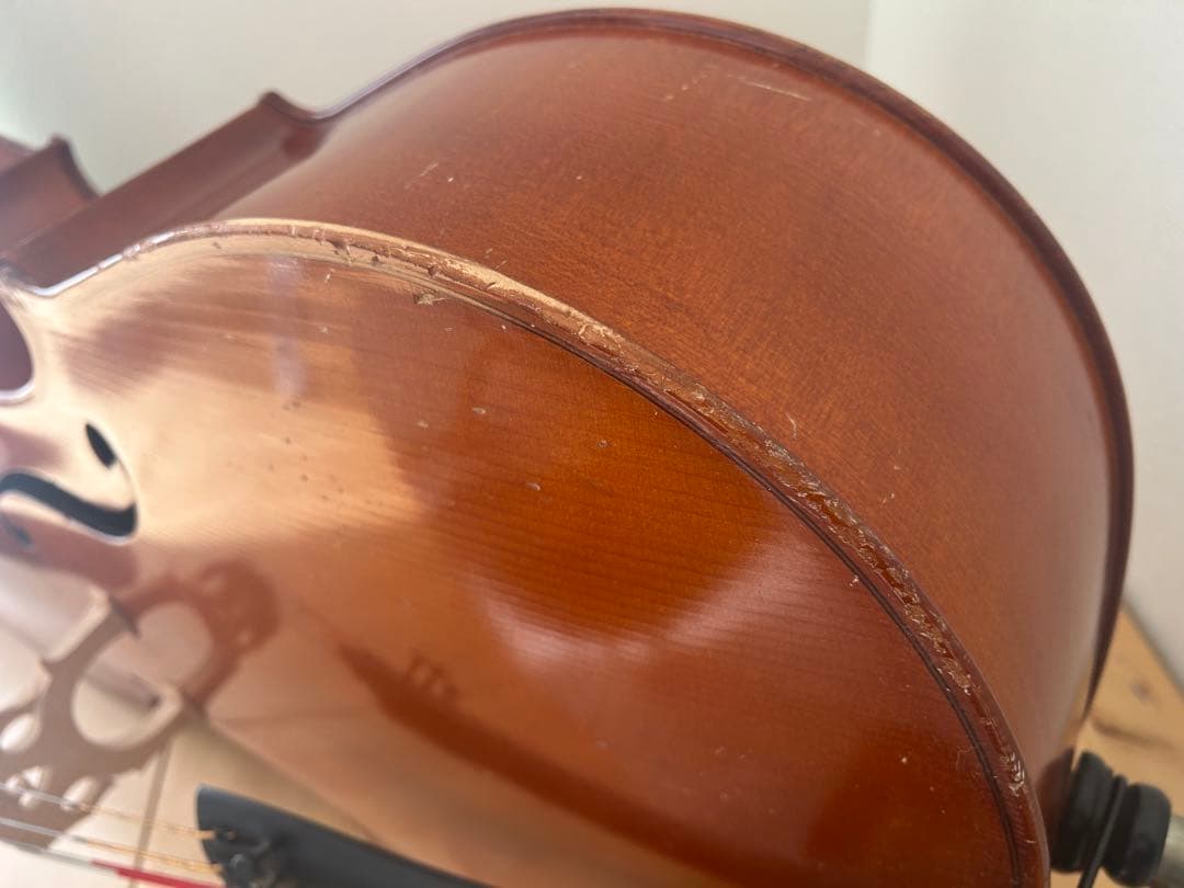 チェロと木製弓、ハードケース付き