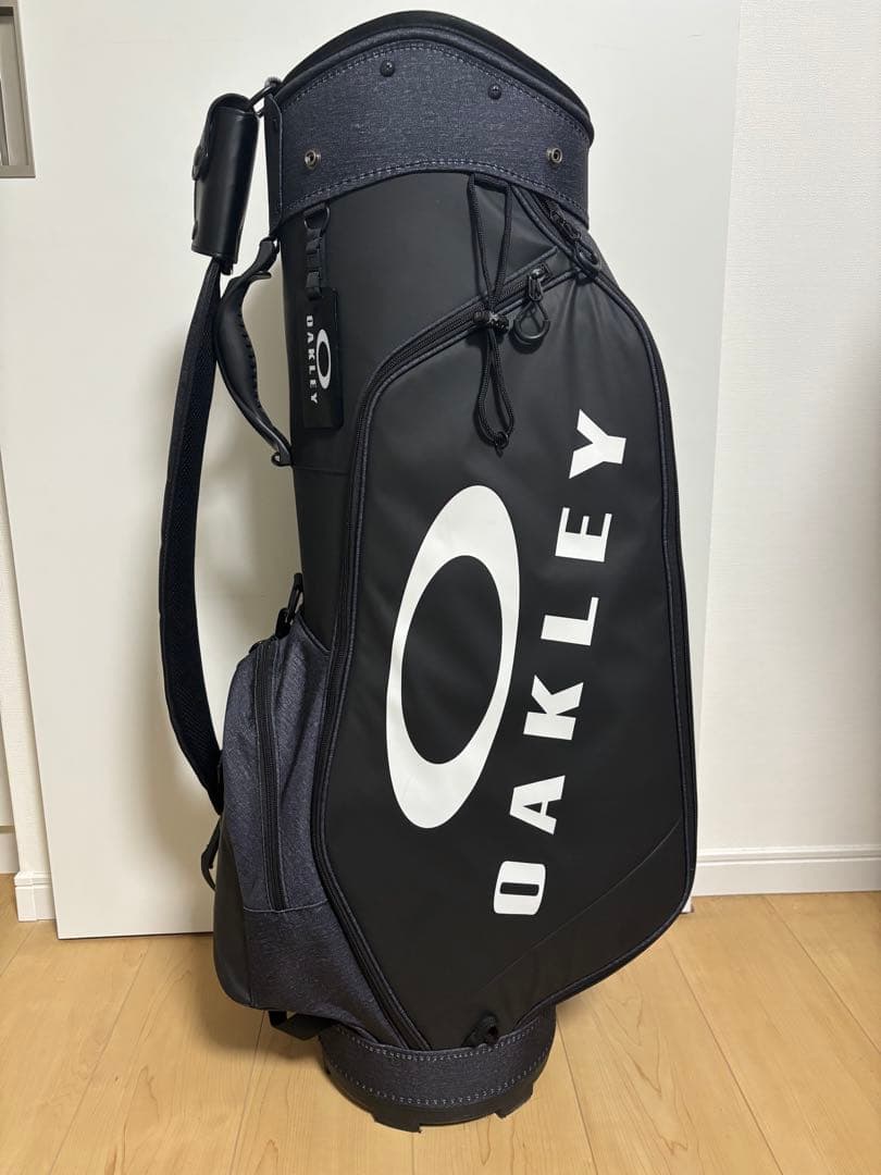 【美品】OAKLEY ゴルフバッグ・キャディバッグ ブラック