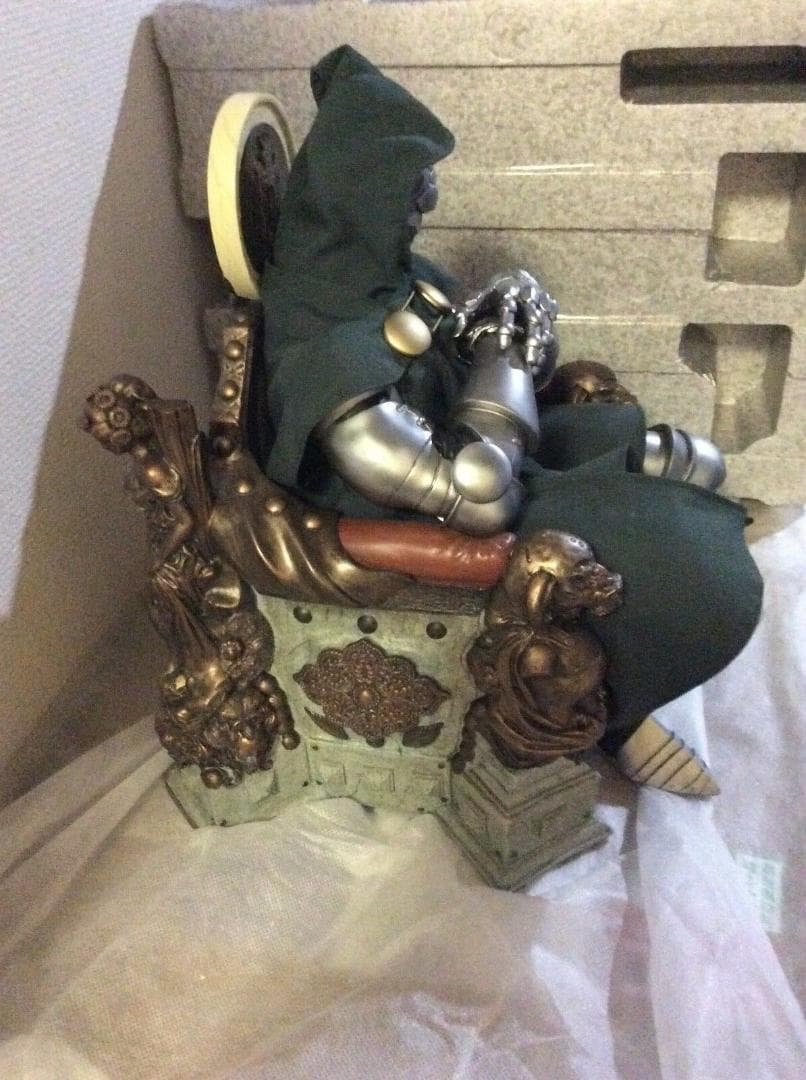 新品未使用マーベル サイドショウ Sideshow Dr Doom ドゥーム