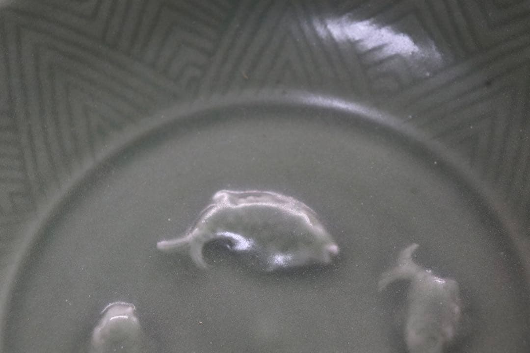 ※中国　龍泉窯　魚紋大皿　青磁　送料込み0814