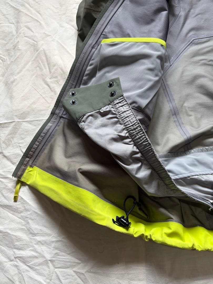 Arc’teryx sentinel lt jacket gore-tex