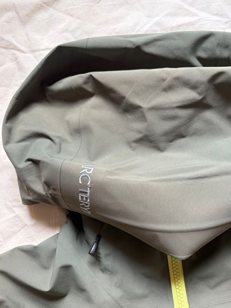 Arc’teryx sentinel lt jacket gore-tex