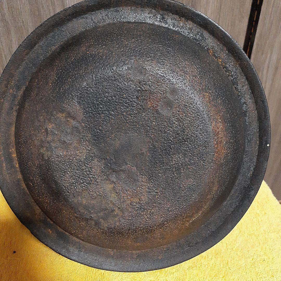 263 大振り　鉄瓶　宝尽くし文様　木瓜弦