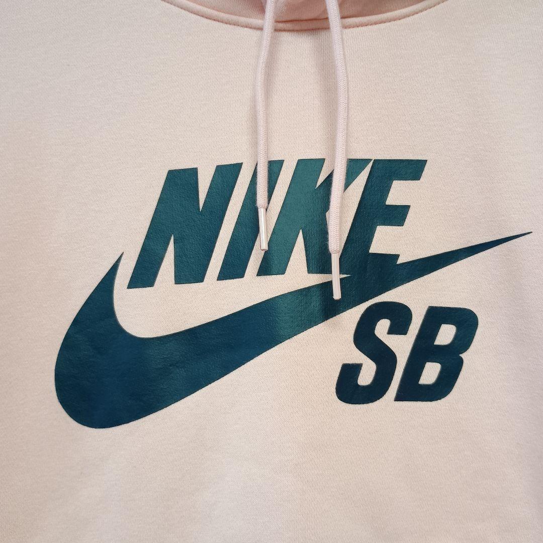 NIKE SB ナイキスノーボード　かわいい薄ピンク