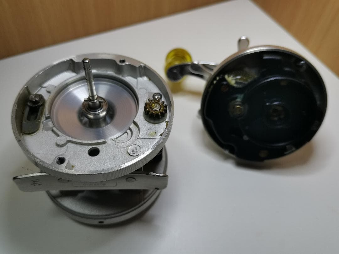 【年代 美品】シマノ カルカッタ 200 & アウトフィッターズパワークランク