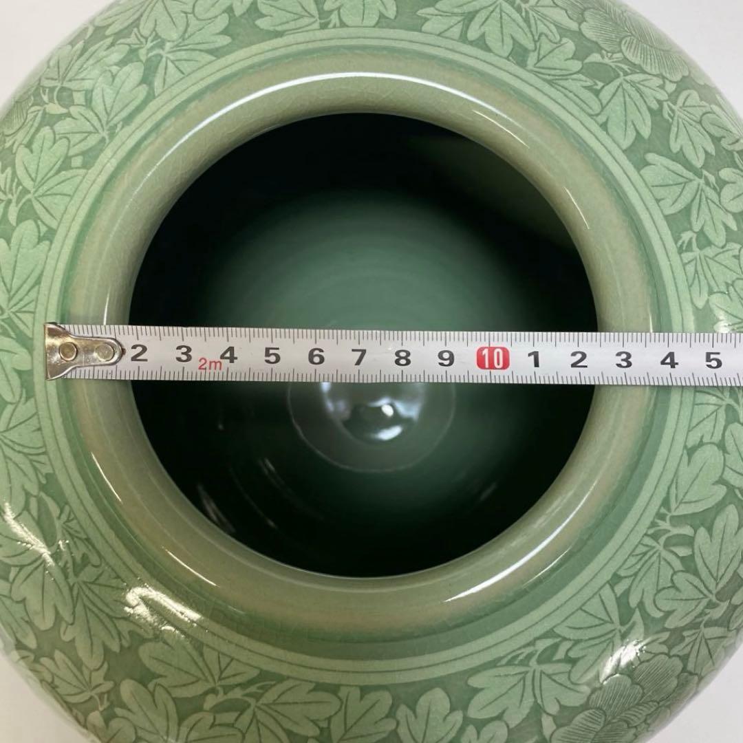 韓国 高麗 青磁 壺 搔き落とし 牡丹 1点 韓国 東谷窯 金正黙