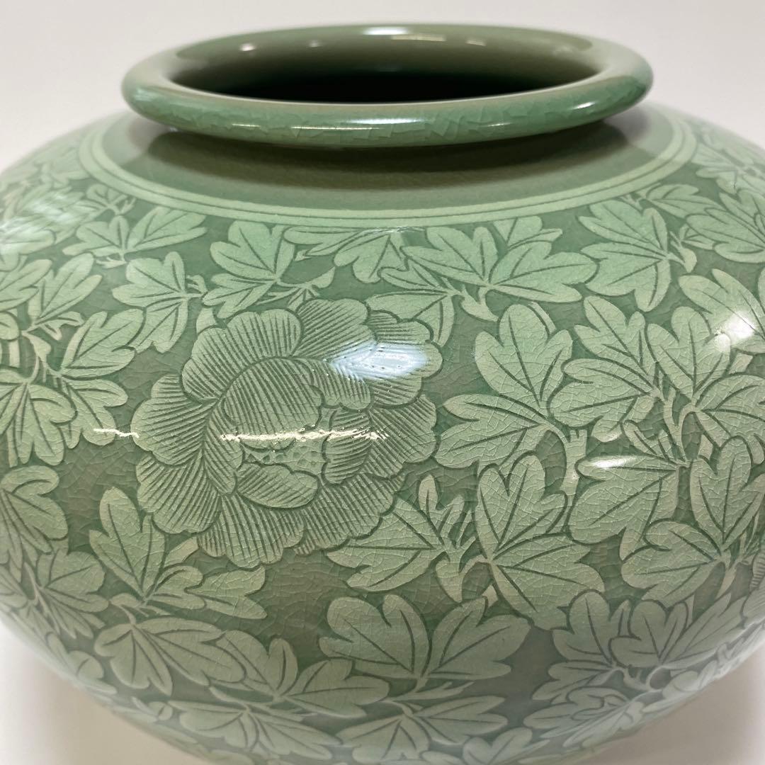 韓国 高麗 青磁 壺 搔き落とし 牡丹 1点 韓国 東谷窯 金正黙