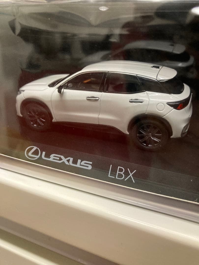 LEXUS LBX ミニカー　左ハンドル