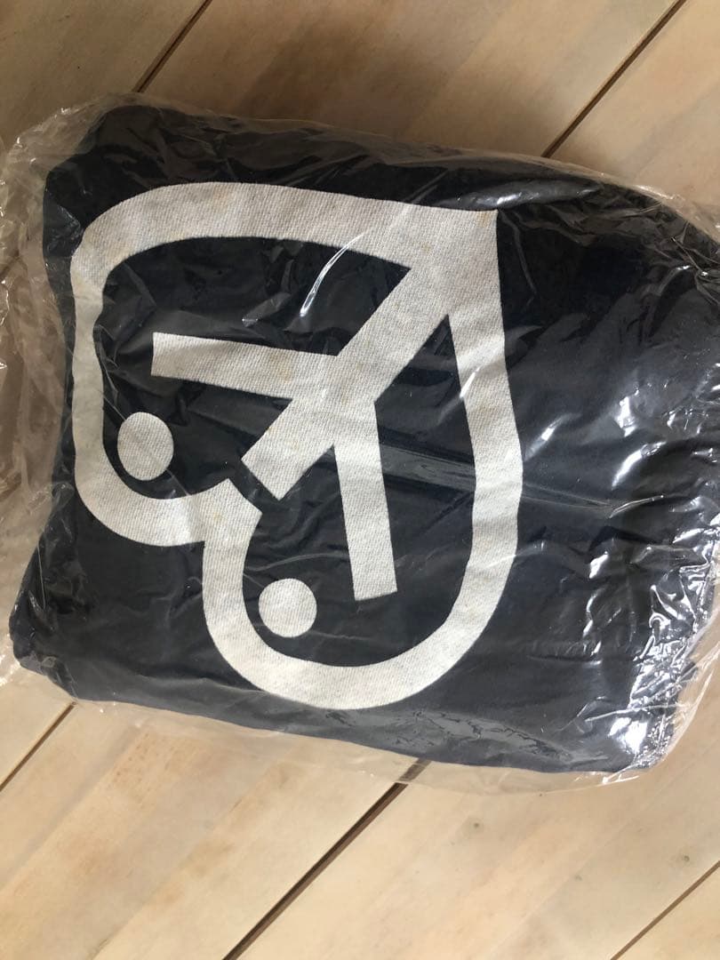 岡村靖幸　tシャツ　スエットズボン