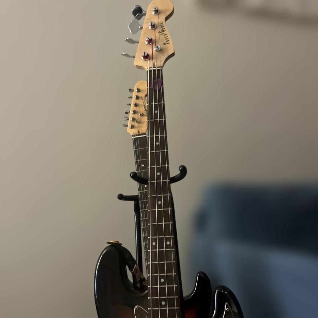 サンバースト 4弦エレキベース