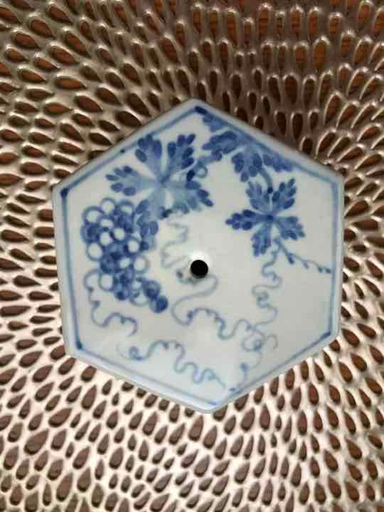 李朝白磁染付　葡萄文水滴　韓青　書道具　美術品　古美術