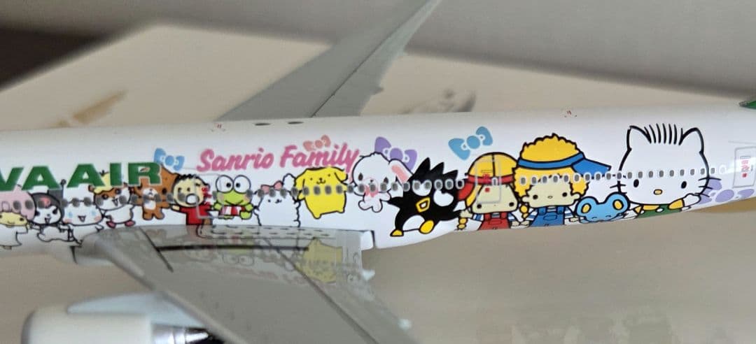 EVA AIR エバー航空 777-300ER ハローキティ Ph 1:500