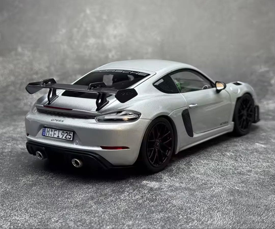 Norev 1/18 2023ポルシェ ケイマン GT4 RSモデルミニカー