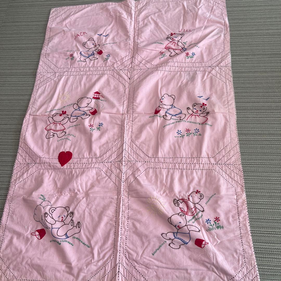 アンティークキルト✴︎ベビーキルトベビー布団刺繍キルト