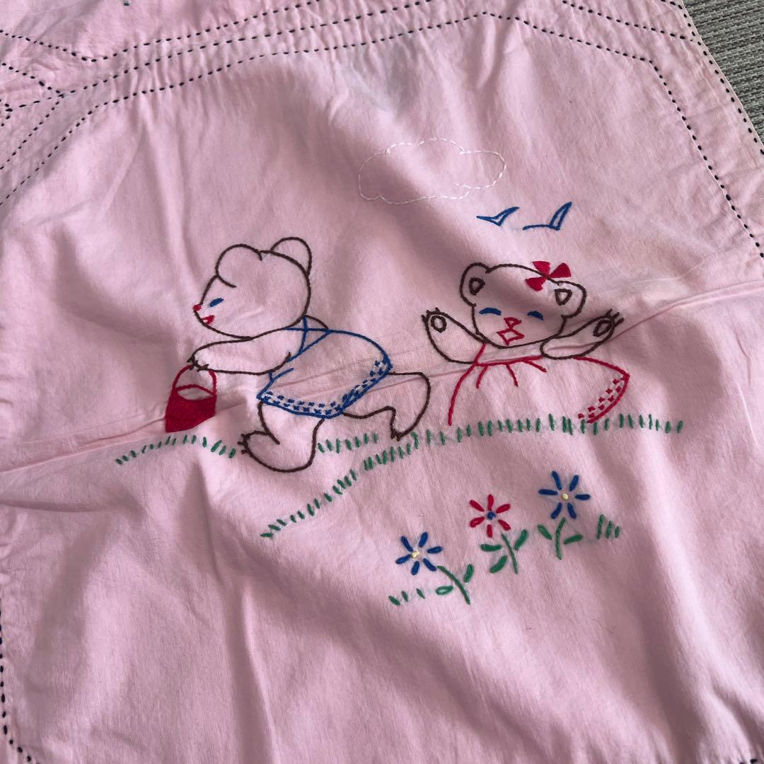 アンティークキルト✴︎ベビーキルトベビー布団刺繍キルト