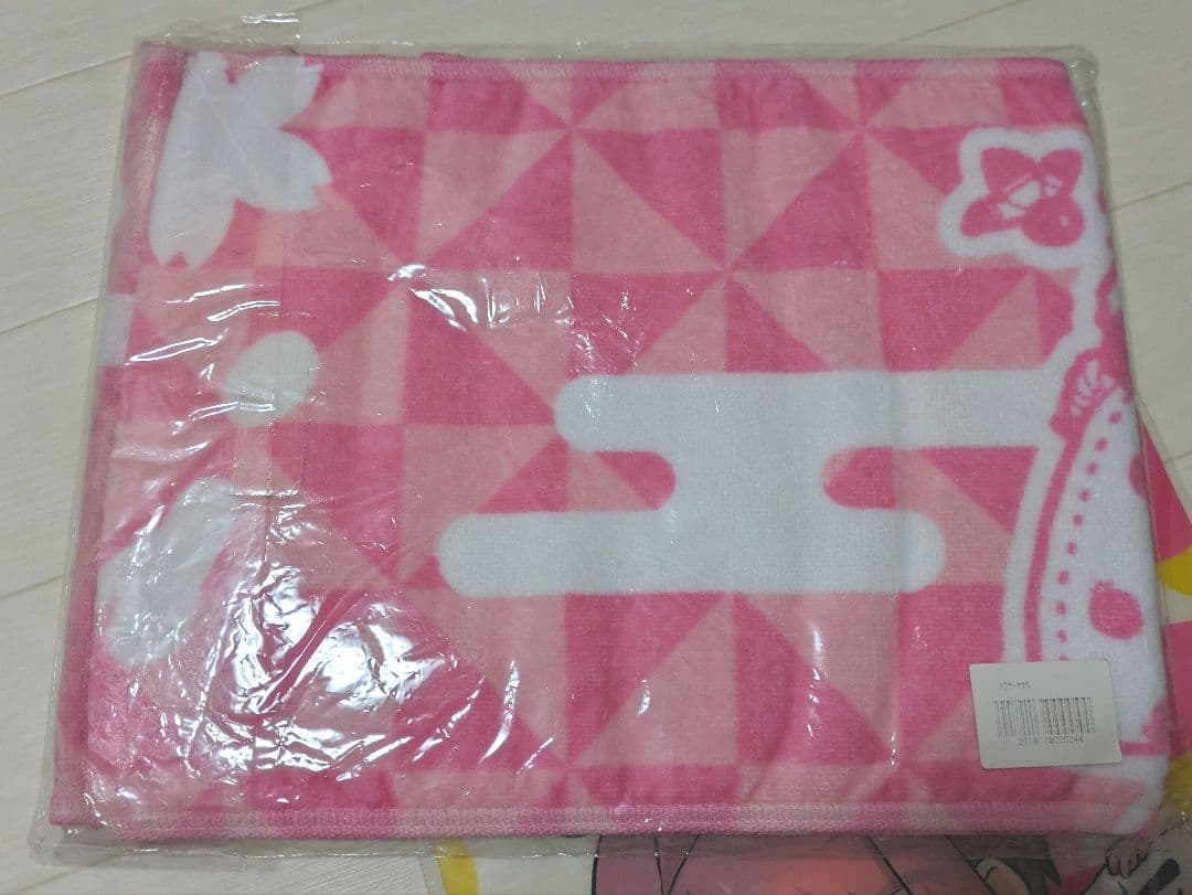 すとぷり　さとみ　さとはぴ　缶バッチ　アクキー　マフラータオル　クリアファイル