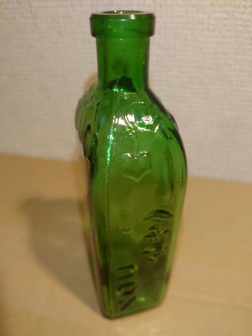 戦前　昭和　レトロ　ヘチマコロン　化粧瓶　エンボス加工