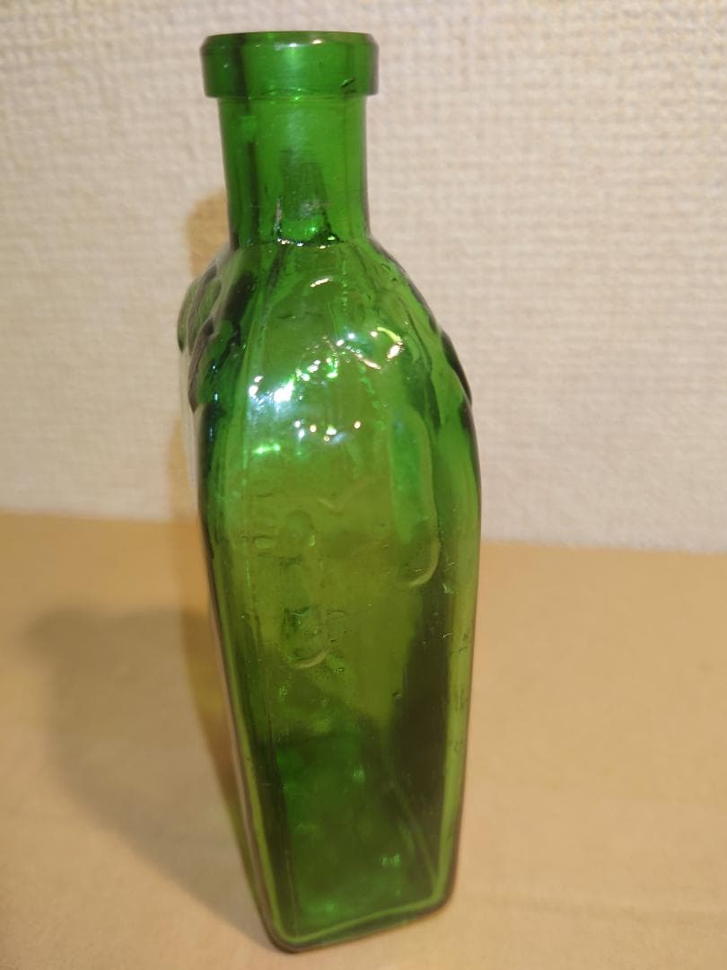 戦前　昭和　レトロ　ヘチマコロン　化粧瓶　エンボス加工