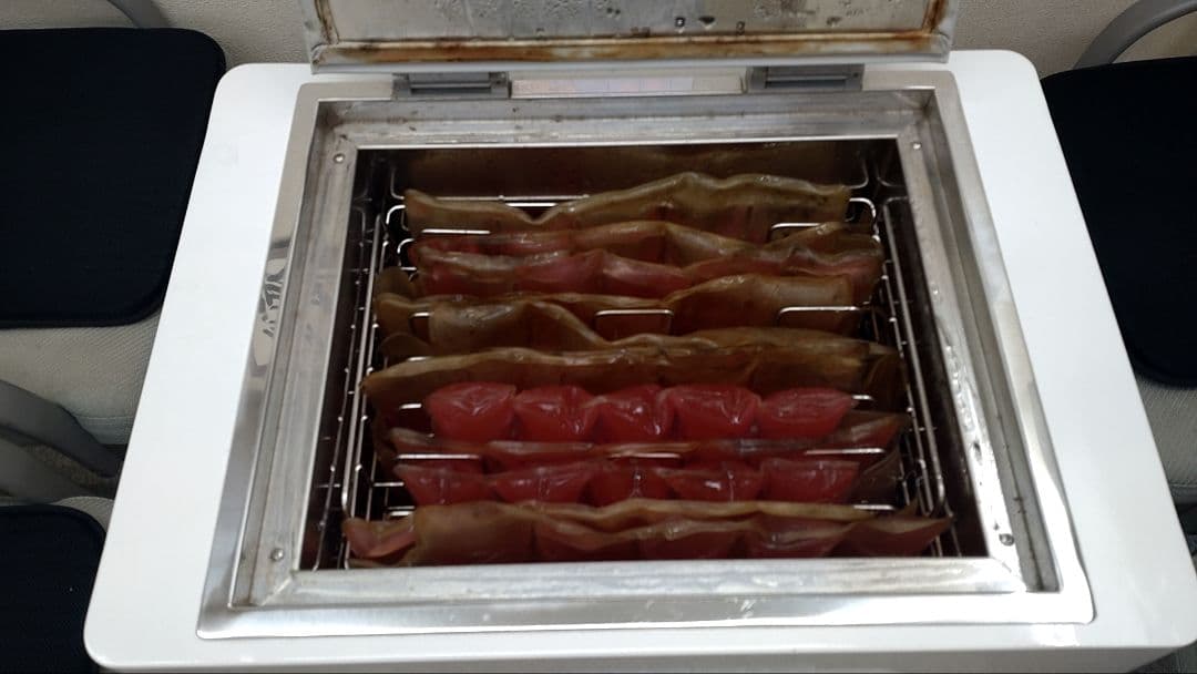 ホットパックウォーマーの中のホットパック一枚