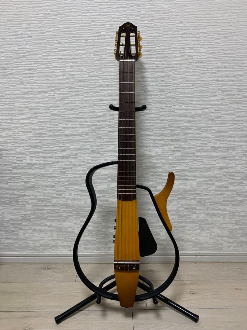 Yamaha SLG110N サイレントギター　専用ケース付き