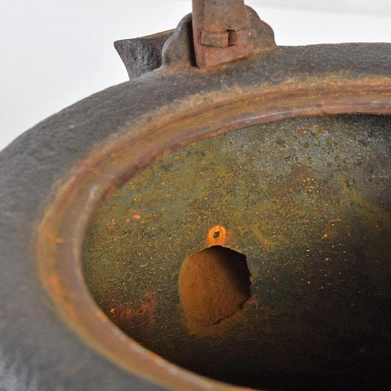 煎茶道具　南部鉄器　金澤雀州造　薄文　筒形　鉄瓶　鉄壷　D　R7726