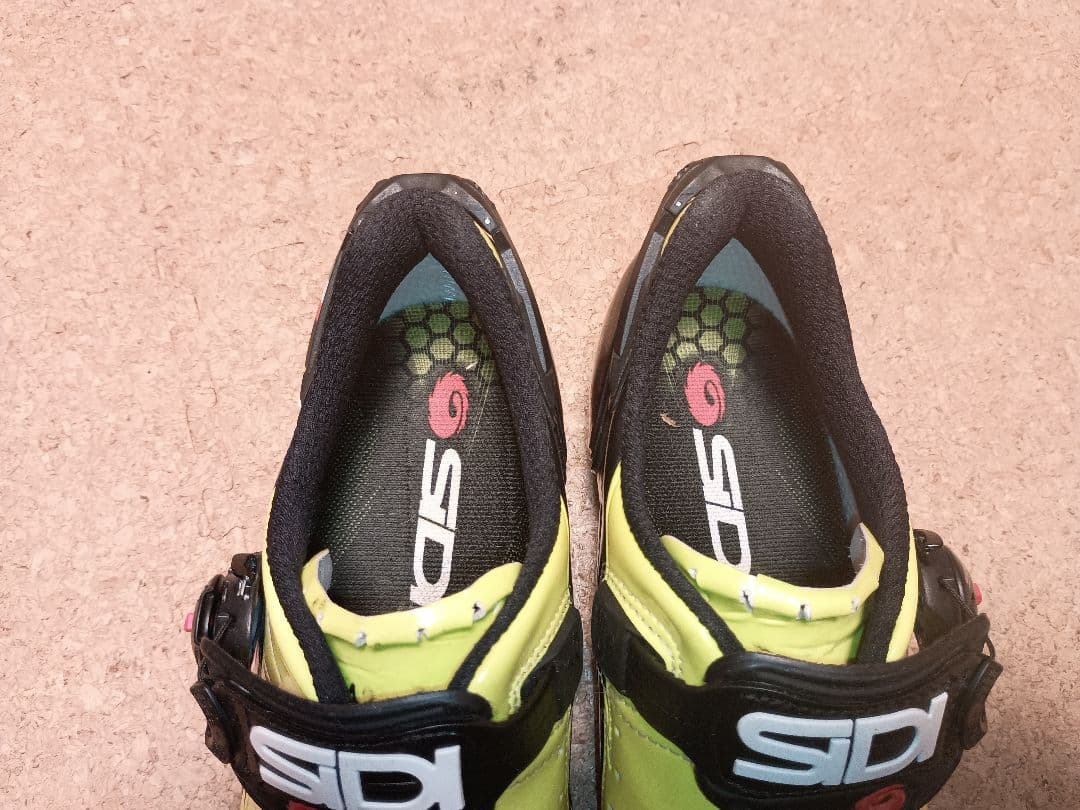 ウェア SCARPE WIRE CARBON VERNICI