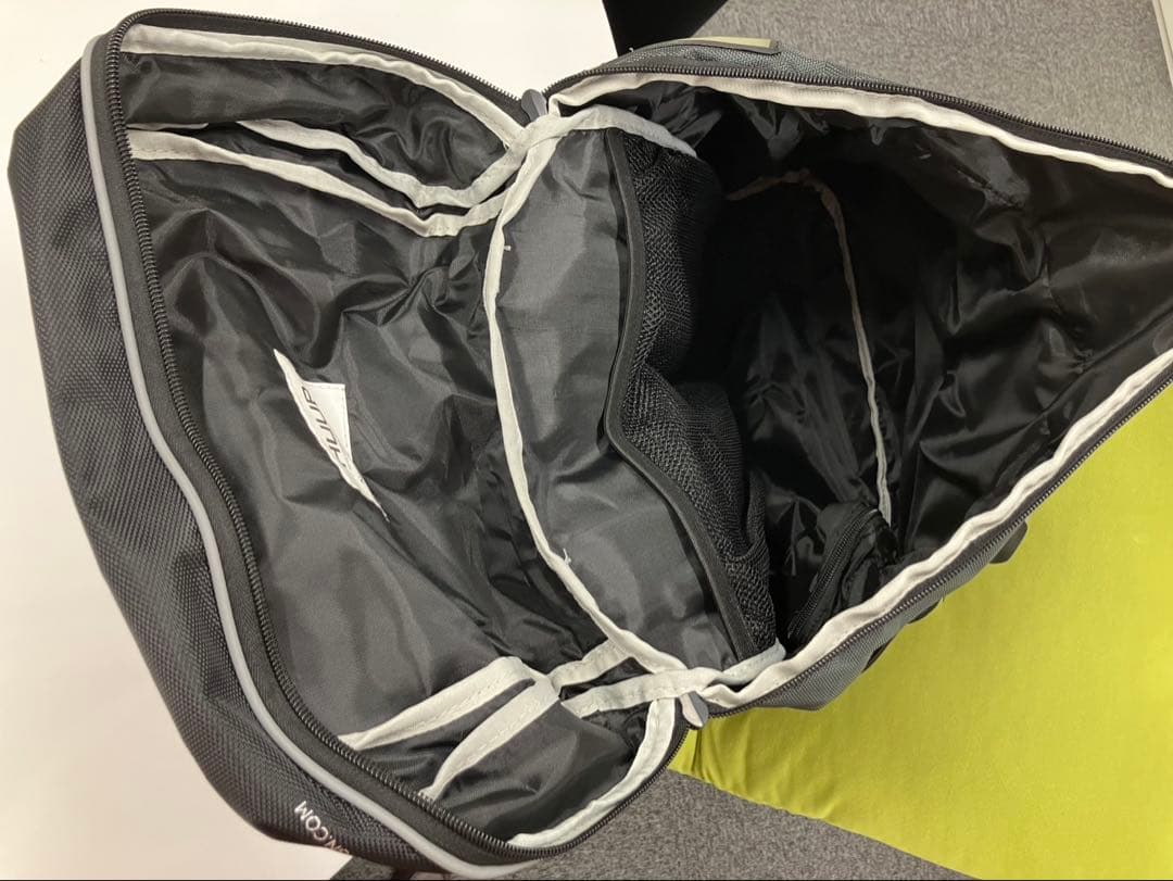 HUUB トランジションバックパック 黒/赤