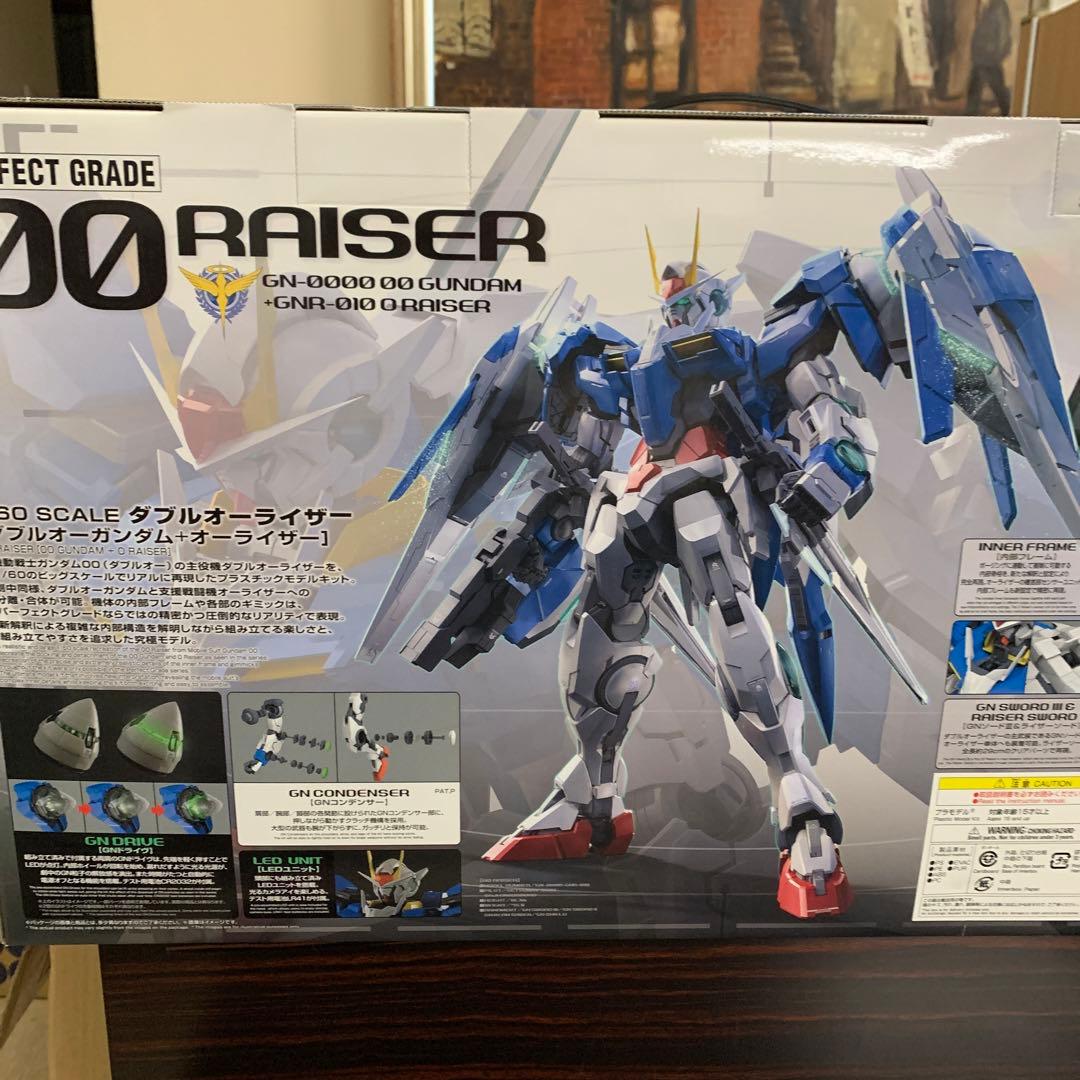 ロボット BANDAI 1/60 PERFECT GRADE 00 RAISER