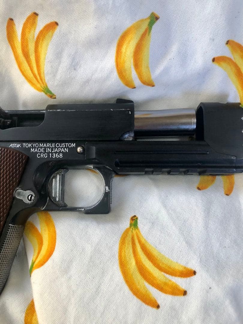 東京マルイ製ガスブローバックハンドガン　ストライクウォーリア　中古　スペアマグ付