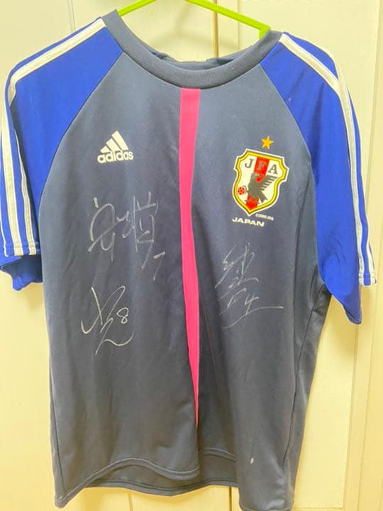 熊谷紗希選手、猶本光選手、安藤梢選手直筆サイン入りユニホーム