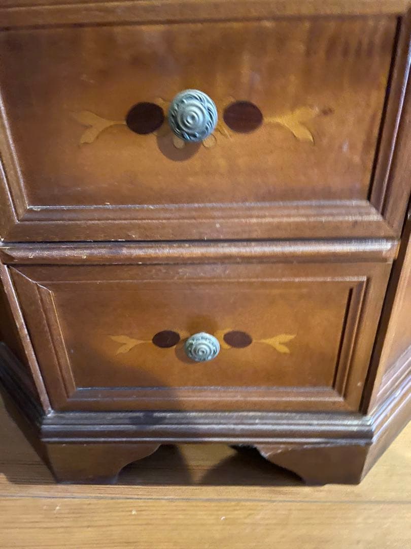 イタリア　象嵌　4段縦型のチェスト　コンソール