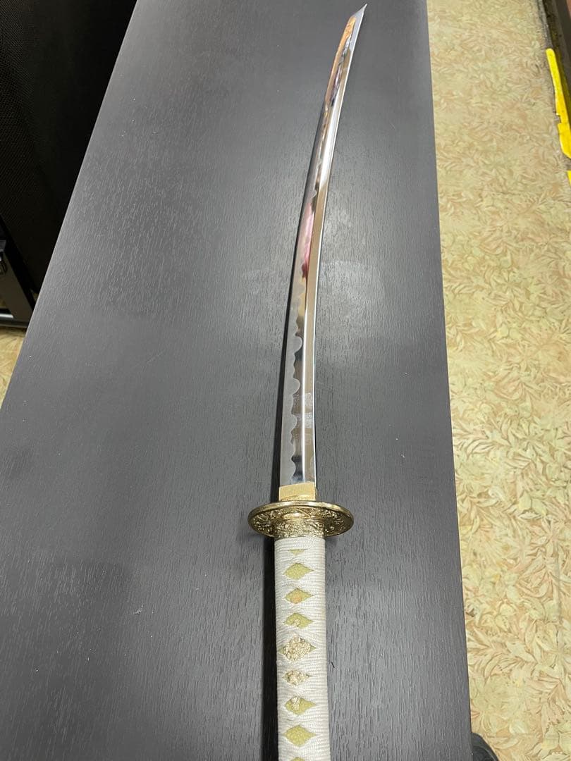 湾曲刃の美しい刀