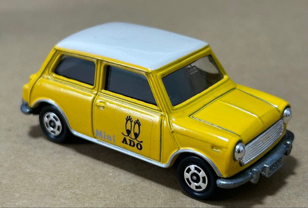 トミカ ミニクーパー アイアイアド 黄色 黒シート