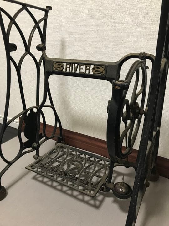 アンティーク　レトロ　ヴィンテージ  古道具　ガーデニング　ミシン脚　ガーデン