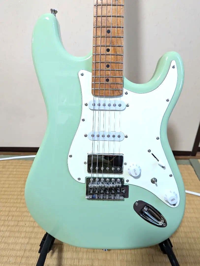 エリス‼️ネスティア‼️ストラトSSHタイプ エレキギター ‼️グリーン色‼️