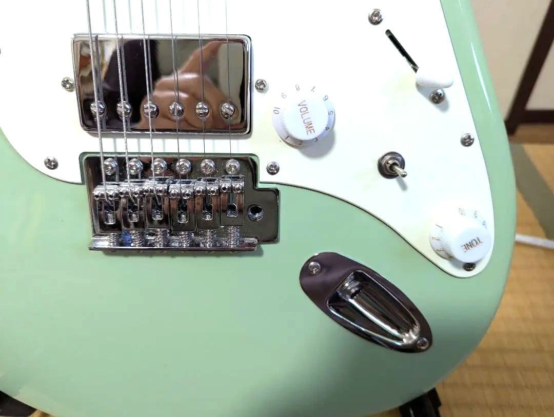 エリス‼️ネスティア‼️ストラトSSHタイプ エレキギター ‼️グリーン色‼️