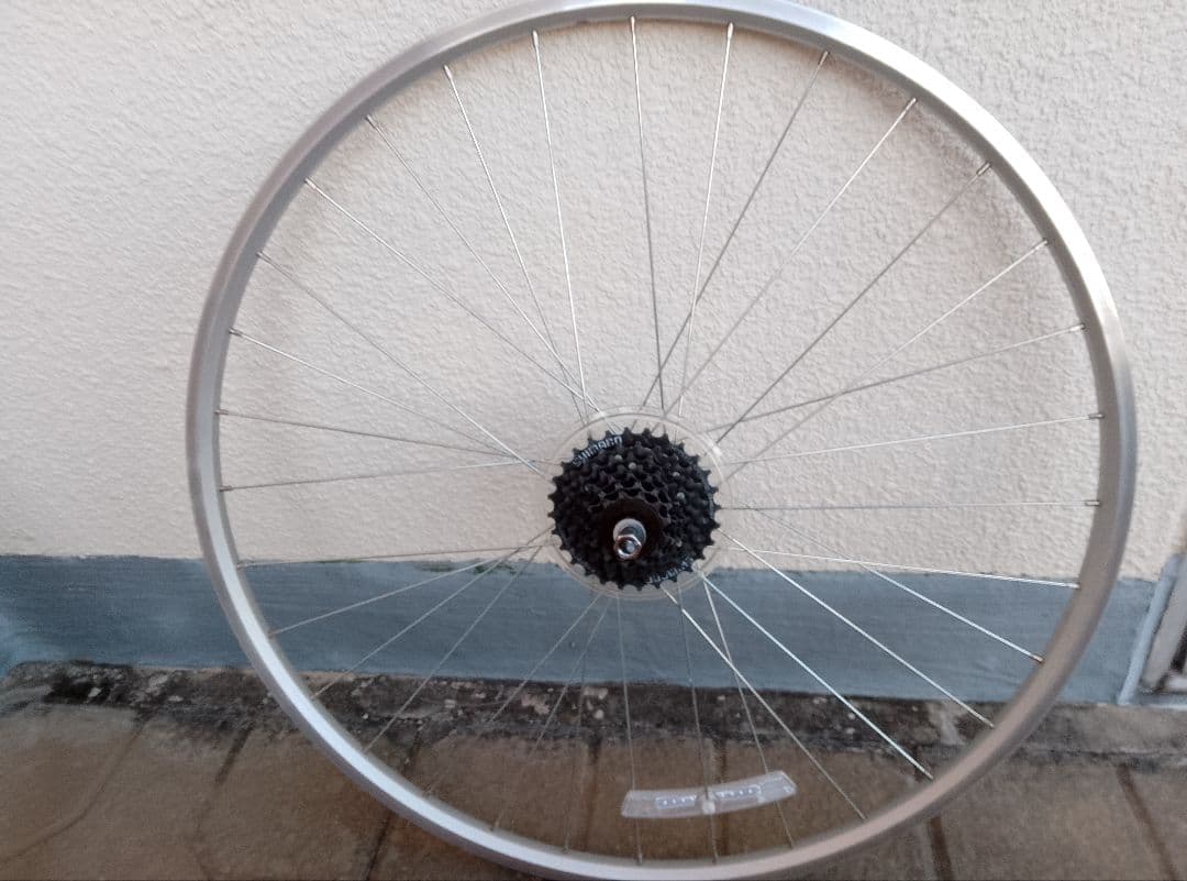 【送料込み】７００Cハブダイナモホイール前後　LEDライト付　英バルブ　７速