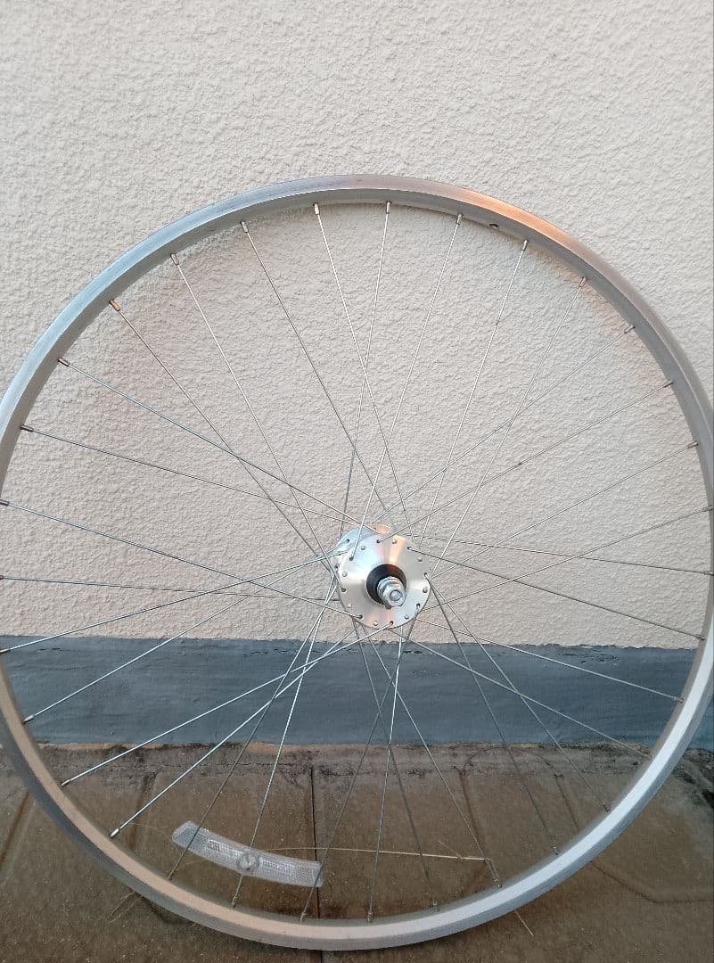 【送料込み】７００Cハブダイナモホイール前後　LEDライト付　英バルブ　７速