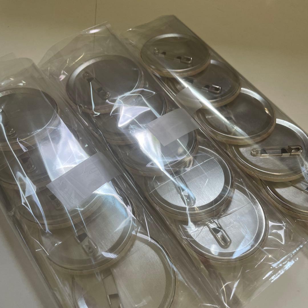 F40.となりの坂田　wedding 缶バッジ 浦島坂田船 2024 夏ツ 実写