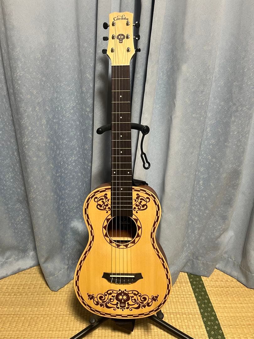 リメンバーミー　ミニギター。